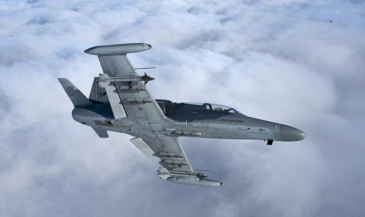 Na snímku L-159 Alca. Už před dvěma lety prezident Pavel řekl, že české podzvukové stíhací letouny L-159 by mohly být předány Ukrajině. Zdroj: Wikipedia