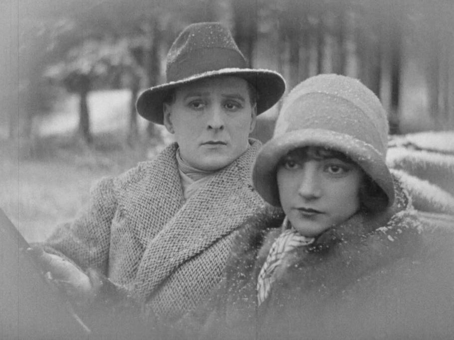 Olaf Fjord a Ita Rina ve filmu Gustava Machatého Erotikon.