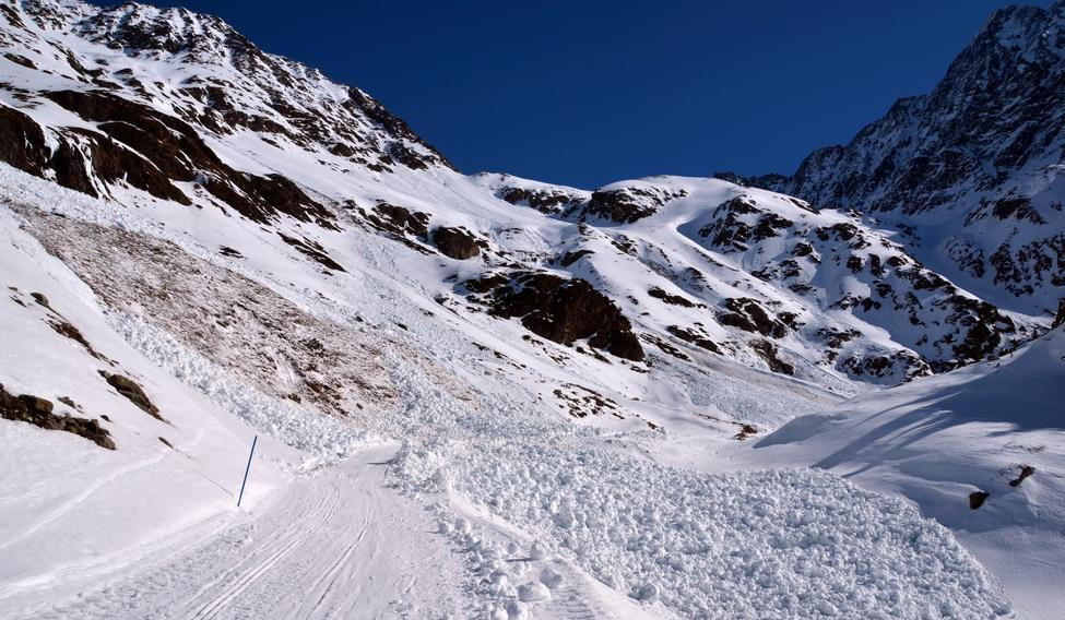 Rakouské Alpy dnes zasáhla série tragických nehod.