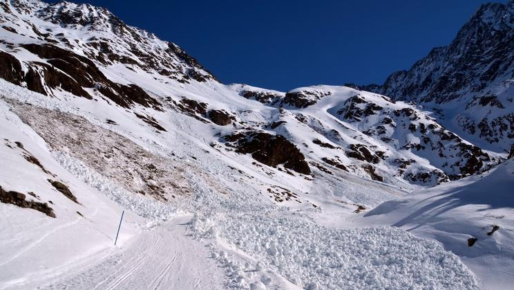 Rakouské Alpy dnes zasáhla série tragických nehod.