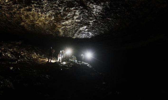 „Kdo jiný má zachraňovat člověka, kterému se v jeskyni přihodí nehoda? Musí to být někdo, kdo se v tom prostředí cítí dobře a zná ho,“ shrnuje podstatu speleologické záchranné služby velitel stanice Čechy Michal Novák. 