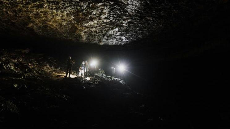 „Kdo jiný má zachraňovat člověka, kterému se v jeskyni přihodí nehoda? Musí to být někdo, kdo se v tom prostředí cítí dobře a zná ho,“ shrnuje podstatu speleologické záchranné služby velitel stanice Čechy Michal Novák. 