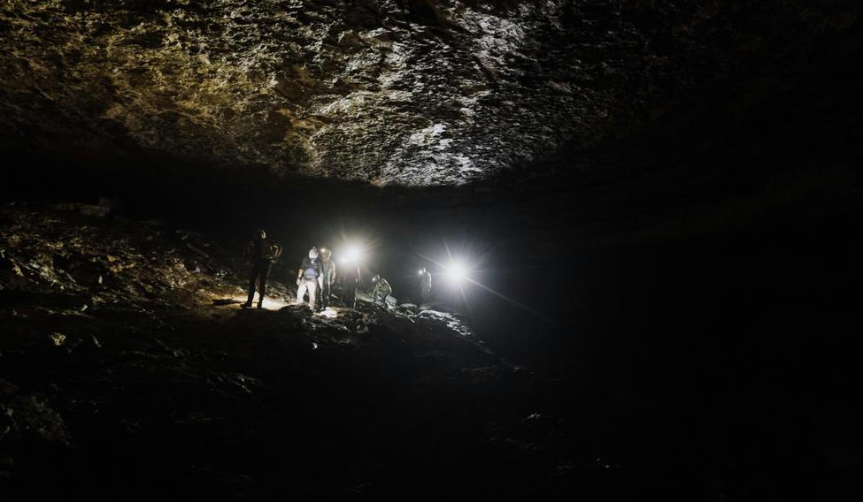 „Kdo jiný má zachraňovat člověka, kterému se v jeskyni přihodí nehoda? Musí to být někdo, kdo se v tom prostředí cítí dobře a zná ho,“ shrnuje podstatu speleologické záchranné služby velitel stanice Čechy Michal Novák. 