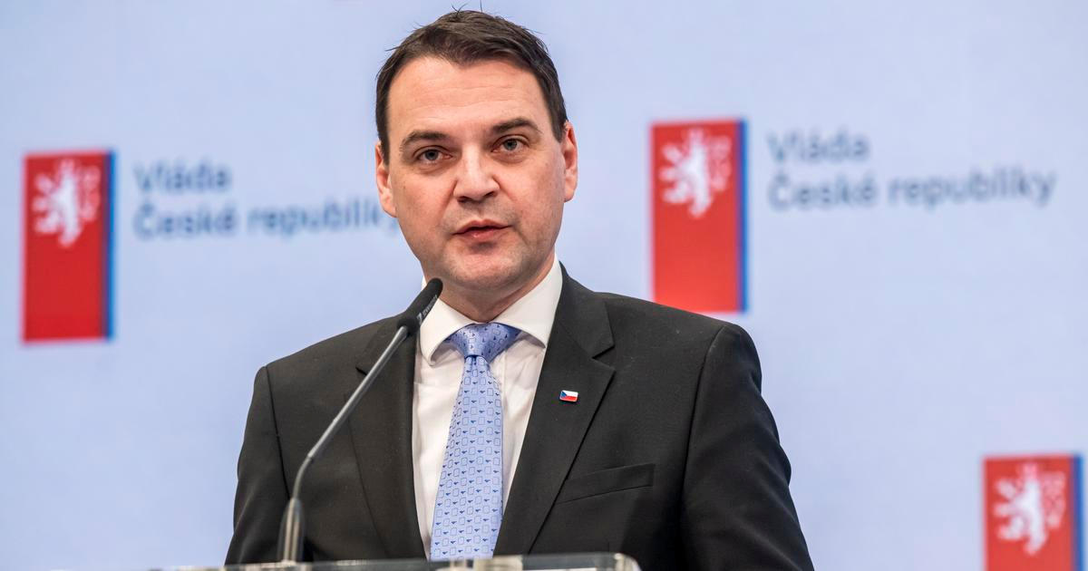 „Spálím mosty, vejde to do učebnic politologie.“ Co napsal Macinka prezidentovi? 