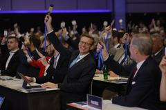 "Vedení ODS je kompletní, jsme připraveni do služeb České republiky, české společnosti, a od služeb ODS," uvedl po vyhlášení volby Kupka.