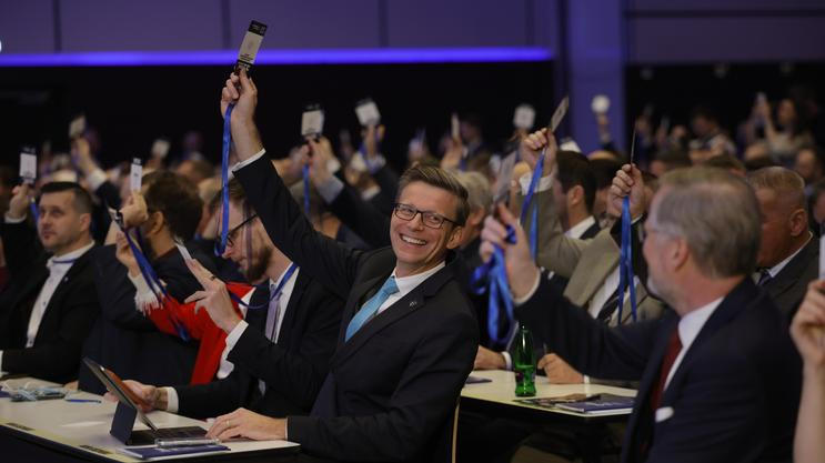 "Vedení ODS je kompletní, jsme připraveni do služeb České republiky, české společnosti, a od služeb ODS," uvedl po vyhlášení volby Kupka.