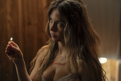 Sydney Sweeneyová jako pomocnice Millie ve filmovém thrilleru Pomocnice.