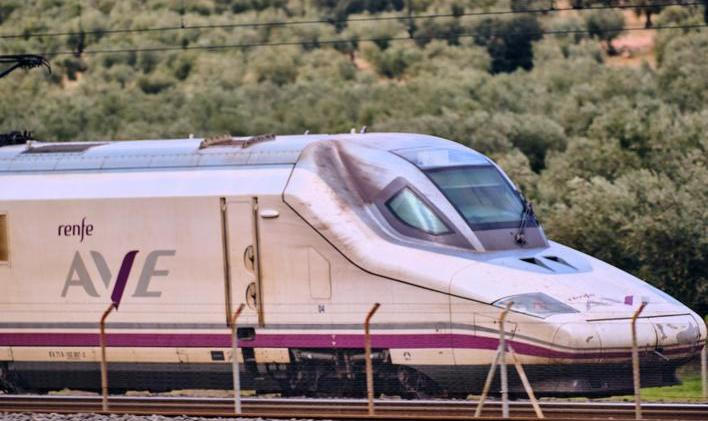 Puertollano,,Spain,-,Dec,17,,2025:,Renfe,Ave,High-speed,Train