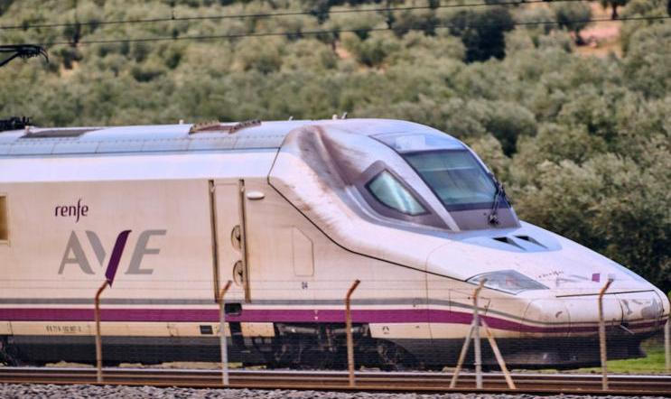 Puertollano,,Spain,-,Dec,17,,2025:,Renfe,Ave,High-speed,Train