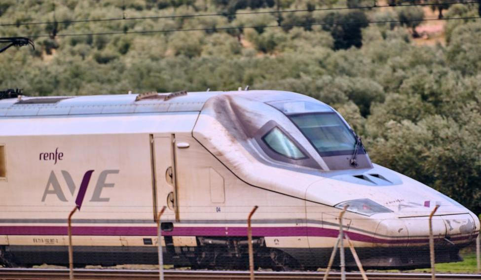 Puertollano,,Spain,-,Dec,17,,2025:,Renfe,Ave,High-speed,Train