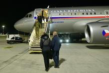 Na svobodu se spolu s dalšími cizinci dostal poté, co Spojené státy na začátku ledna z Caracasu unesly Madura a jeho ženu do USA. 