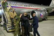 Na svobodu se spolu s dalšími cizinci dostal poté, co Spojené státy na začátku ledna z Caracasu unesly Madura a jeho ženu do USA. 