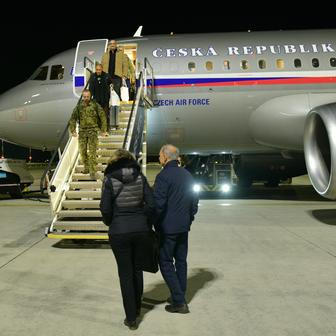 Na svobodu se spolu s dalšími cizinci dostal poté, co Spojené státy na začátku ledna z Caracasu unesly Madura a jeho ženu do USA. 