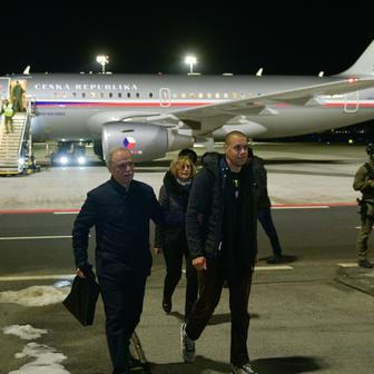 Darmovzal se přivítal se svými rodiči. Poté odjel na kontrolu do nemocnice, český lékařský tým se o něj staral už několik posledních dní.