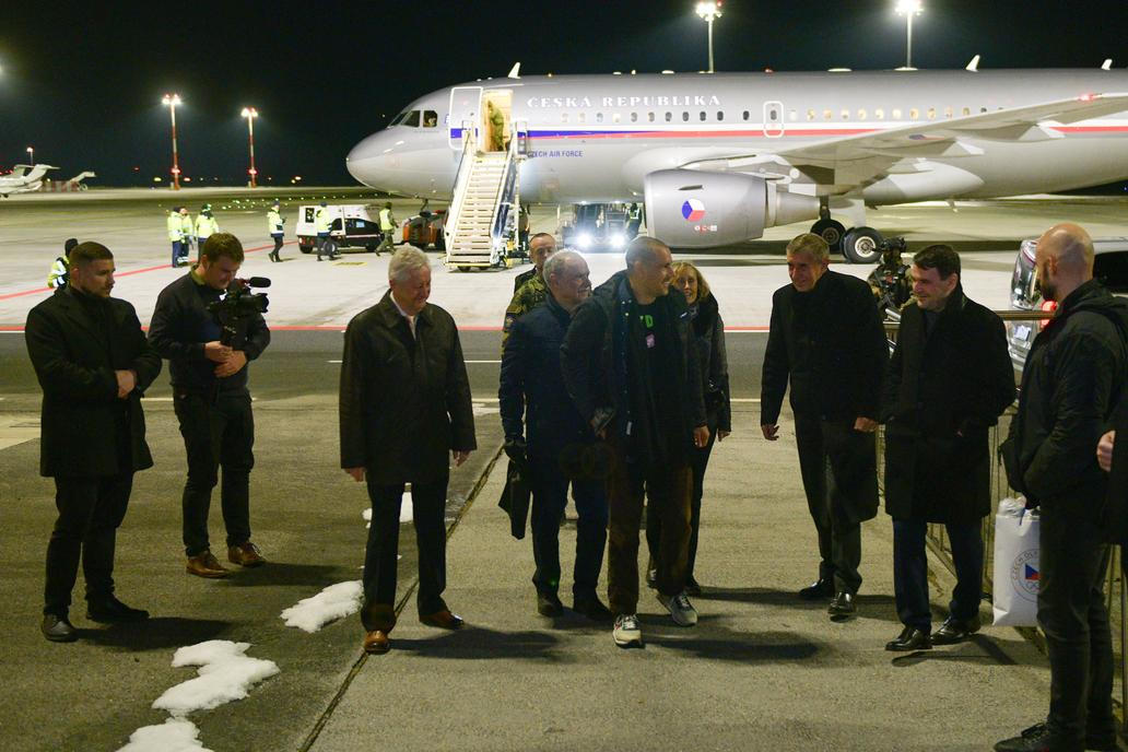 České letadlo přepravilo do Prahy také tři další bývalé vězně venezuelského režimu, občany Polska, Rumunska a Irska.