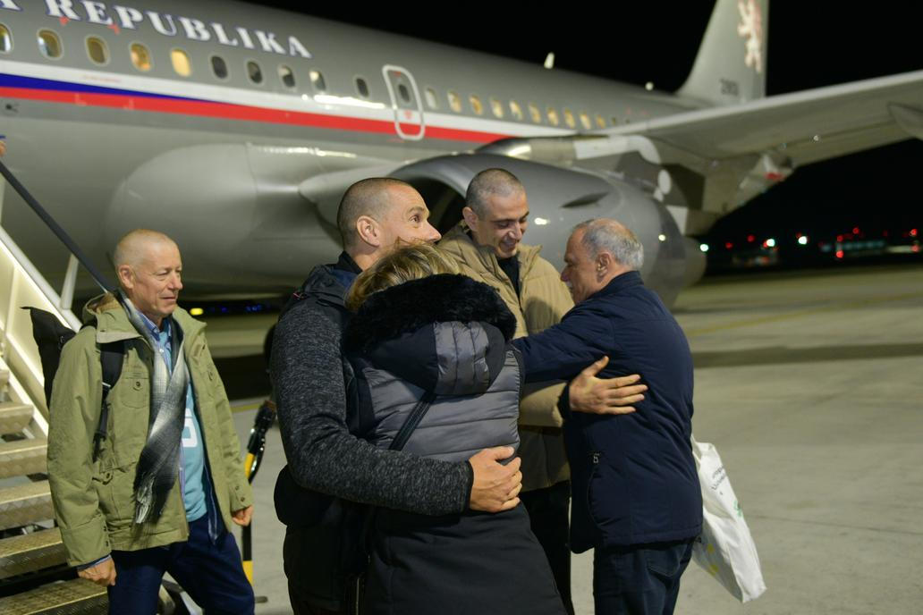 „Chtěli bychom, aby se podpora teď obrátila k těm, kteří ve vězení stále ještě jsou,“ uvedla. 