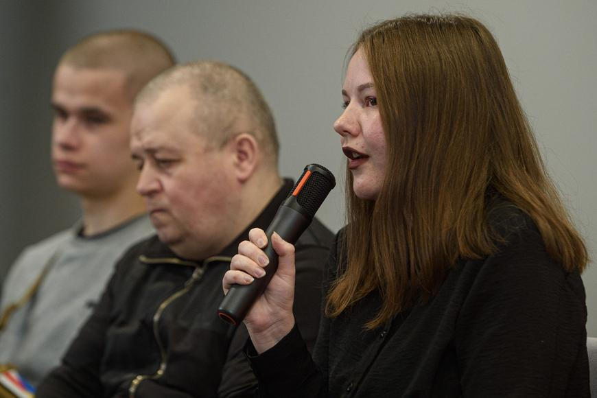 V zemi diktátora-bramboráře ji zatkli za storíčka. Příběh 23leté politické vězenkyně