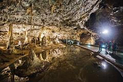 Punkevní jeskyně, Moravský kras, lidé, turisté, krápníky, stalaktity, stalagmity