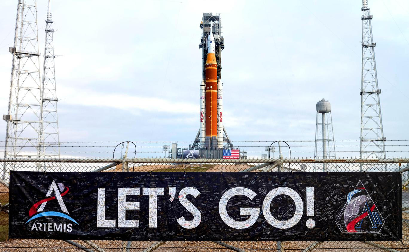 Po Apollu znovu ke hvězdám: Artemis II míří k Měsíci s posádkou