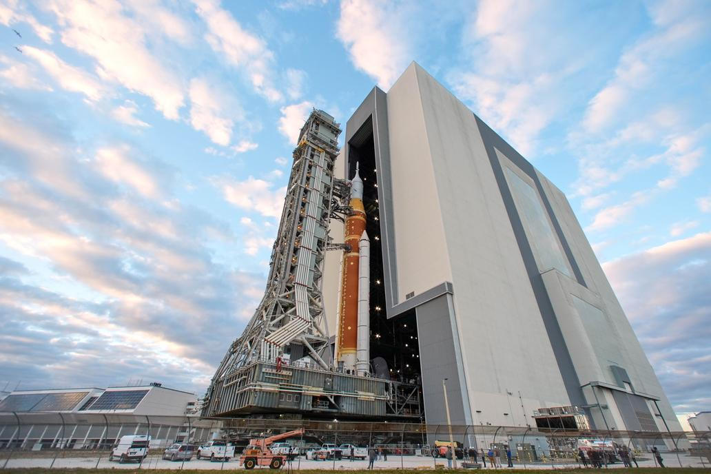 Po Apollu znovu ke hvězdám: Artemis II zamíří s posádkou k Měsíci 