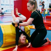 David a Jana Mašátovi razí přístup, který děti vede nejen k pohybu, ale také ke zvládání sociálních kontaktů i vlastních pocitů.