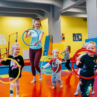 David a Jana Mašátovi razí přístup, který děti vede nejen k pohybu, ale také ke zvládání sociálních kontaktů i vlastních pocitů.