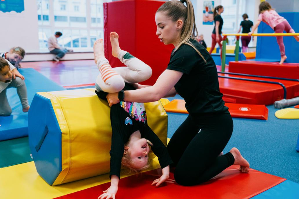 David a Jana Mašátovi razí přístup, který děti vede nejen k pohybu, ale také ke zvládání sociálních kontaktů i vlastních pocitů.