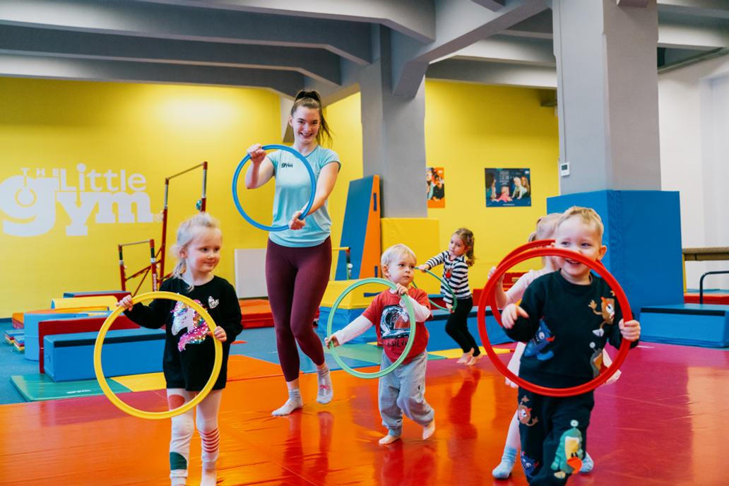 David a Jana Mašátovi razí přístup, který děti vede nejen k pohybu, ale také ke zvládání sociálních kontaktů i vlastních pocitů.