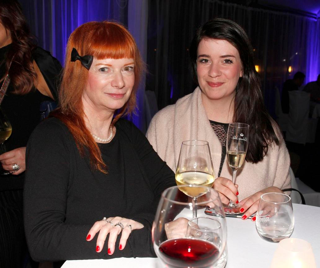 Více než matka s dcerou, jsou dnes Bára s Dominikou kamarádky. Bára Štěpánová, dcera Dominika Rychvalská