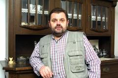 Herec a bavič Mojmír Maděrič na cha