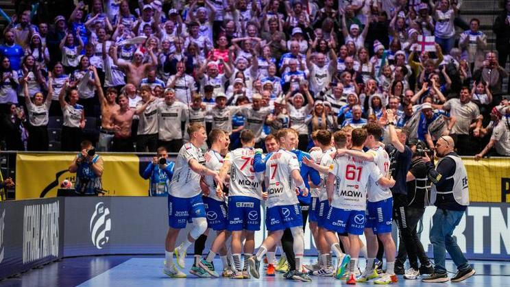 Házenkáři Faerských ostrovů se radují před svými diváky na ME 2026.