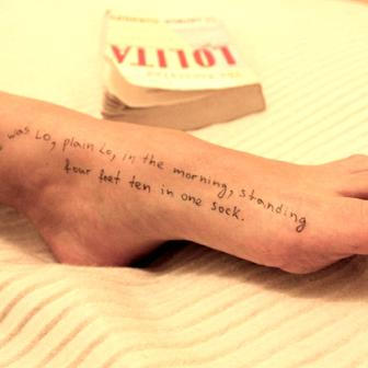 Epstein a Trump: narozeninové přání se vrací v nadživotní velikosti