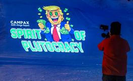 Davos v napětí: čekání na Trumpa, celebrity a politika v jedné galerii