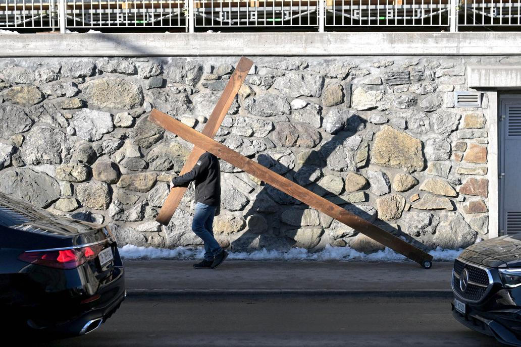 Davos v napětí: čekání na Trumpa, celebrity a politika v jedné galerii