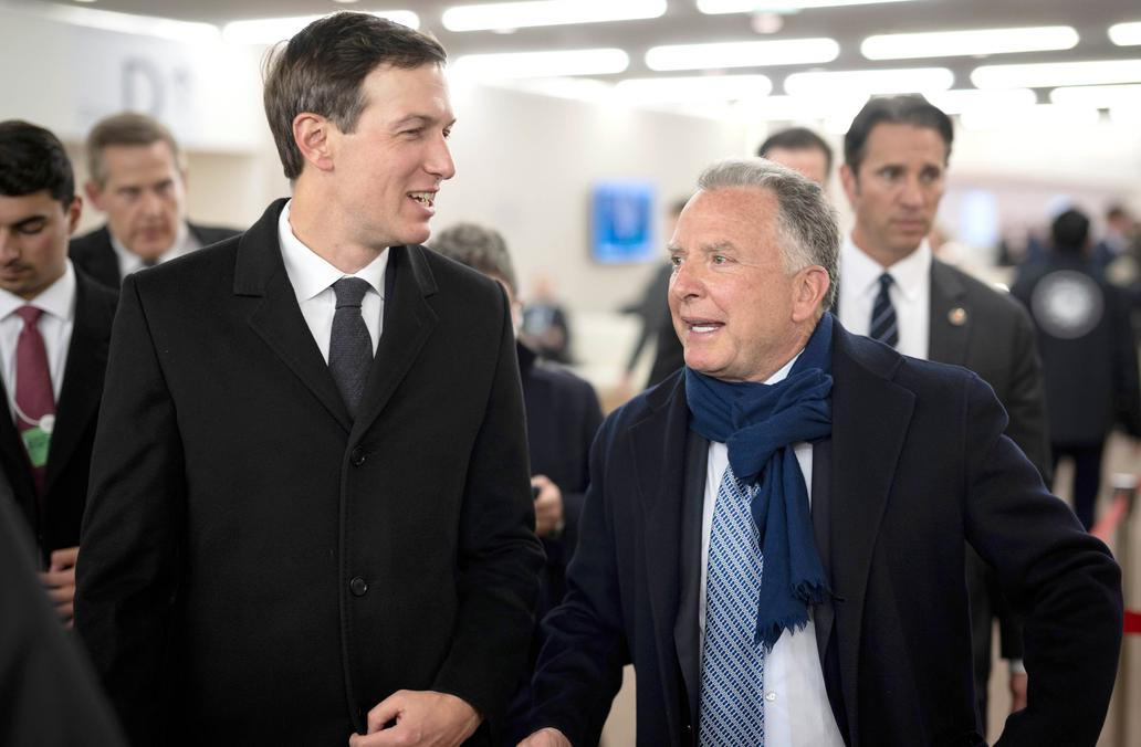 Davos v napětí: čekání na Trumpa, celebrity a politika v jedné galerii