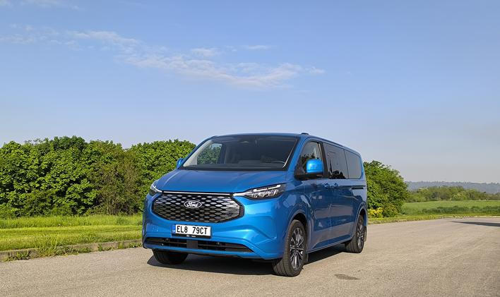 Ford E-Tourneo Custom
