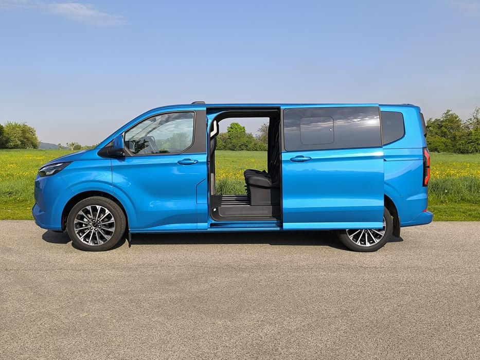 Ford E-Tourneo Custom