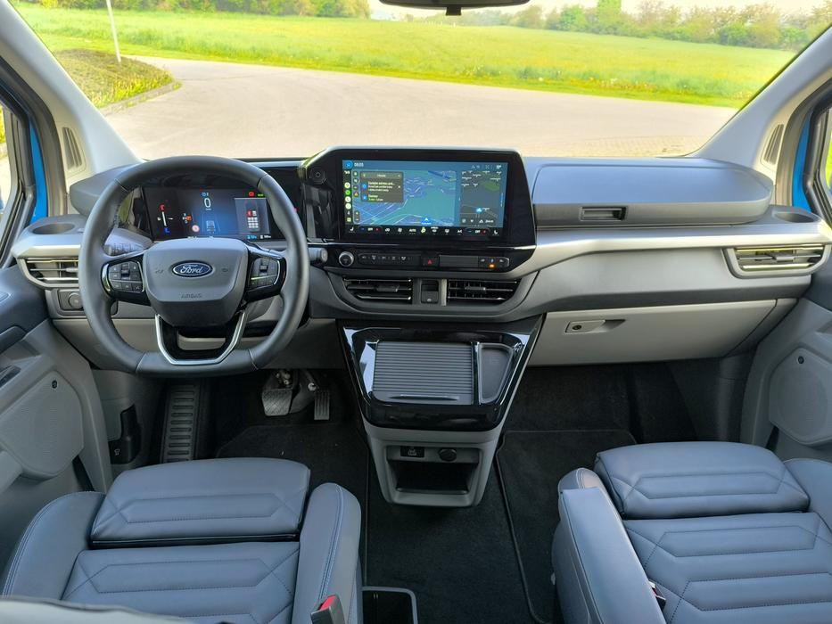 Ford E-Tourneo Custom