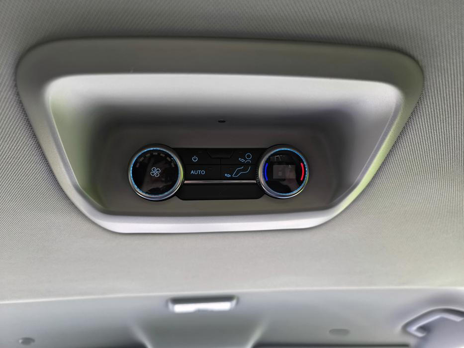 Ford E-Tourneo Custom