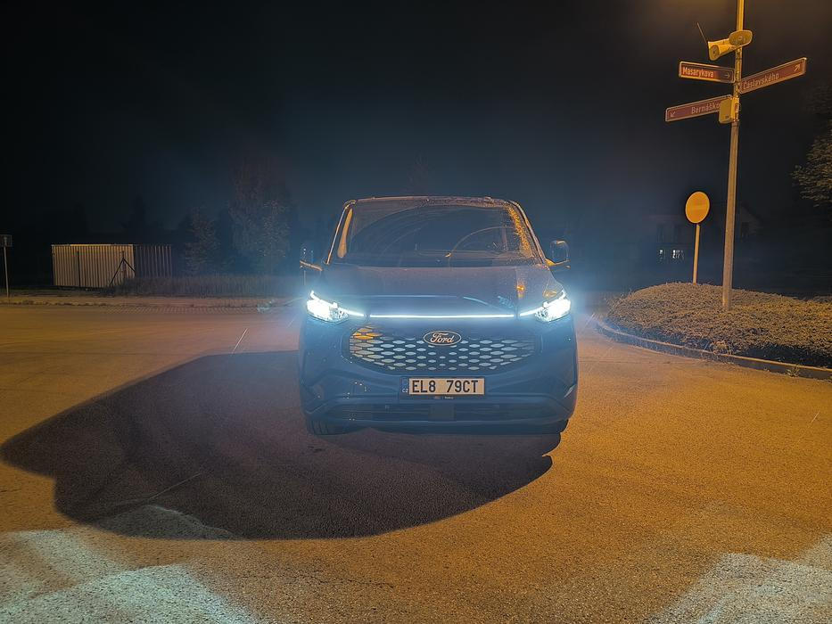 Ford E-Tourneo Custom