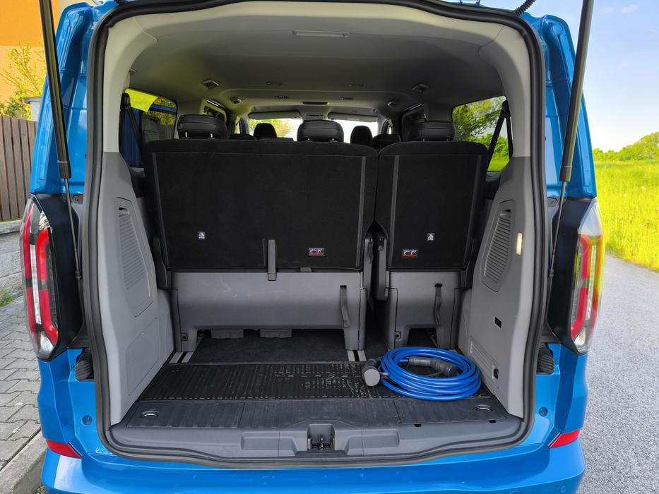 Ford E-Tourneo Custom