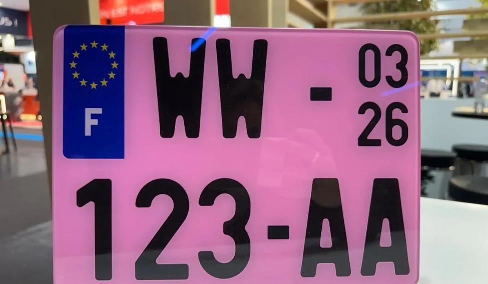 Dočasná registrační značka ve Francii.