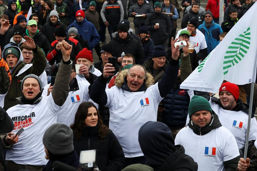 Europarlament zmrazil kontroverzní pakt s Latinoameričany, prošetří ho unijní soud