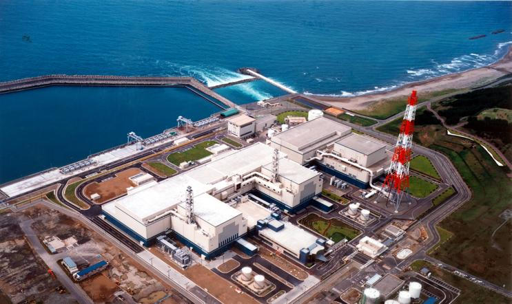 Největší jaderná elektrárna na světě Kašiwazaki-Kariwa v Japonsku.