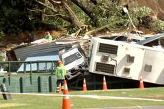 Sesuv půdy v turistickém kempu na Novém Zélandu.