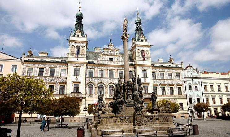 Pardubice, budova Magistrátu na Perštýském náměstí.
