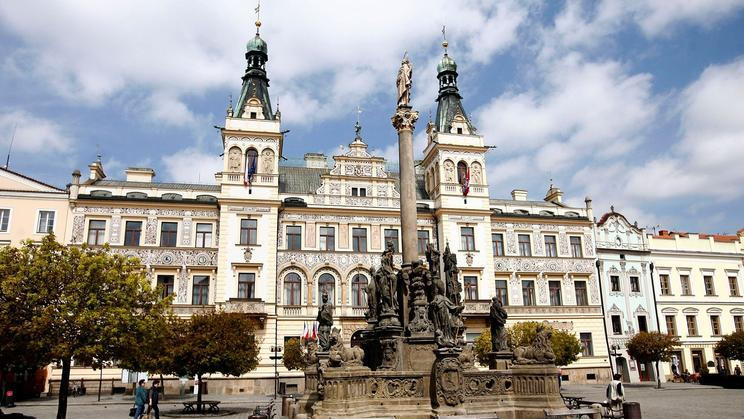 Pardubice, budova Magistrátu na Perštýském náměstí.