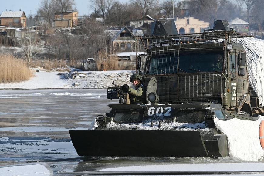 „Úroveň je otřesná.“ Rusku došli řidiči náklaďáků, autoškoly musí zkrátit výcvik