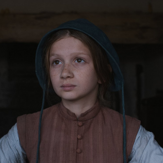 Olivia Lynesová hraje Hamnetovo dvojče Judith.