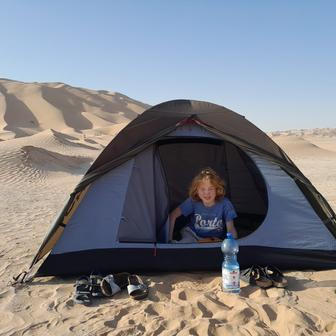 Lenka Linhartová se synem na cestách